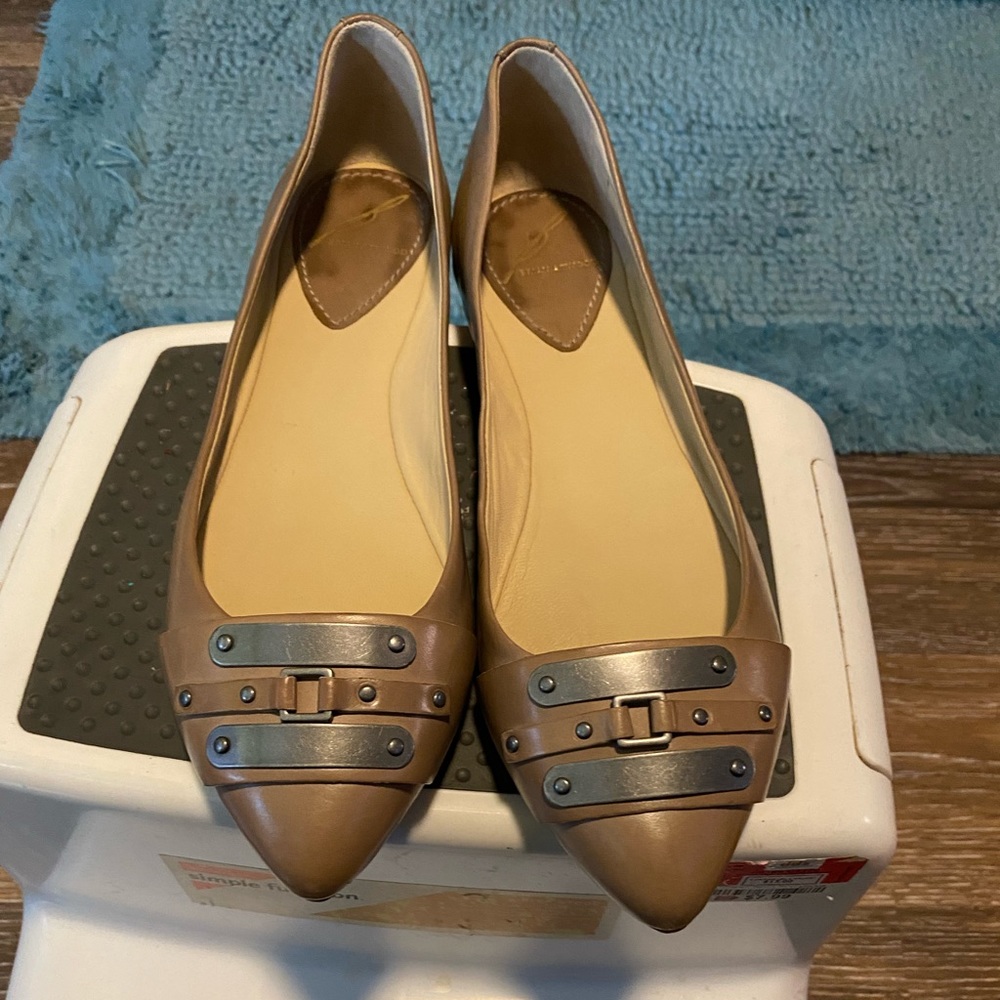 Ladies leather loafer, size 7.5 with silver hardware.